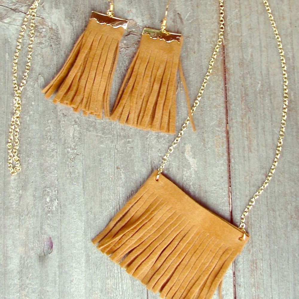 Tassel suede earrings and necklace